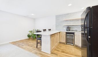 117 E Birchwood Dr, Brandon, SD 57005