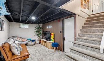 61 Harlem St, East Providence, RI 02916