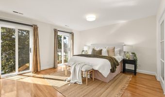 3541 ORDWAY St NW, Washington, DC 20016