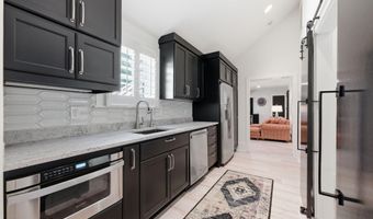 685 Raymond Rd, Arapahoe, NC 28510