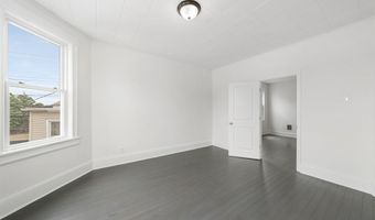 52 E 48TH St, Bayonne, NJ 07002