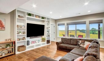 415 S Piper Ave, Ash Grove, MO 65604