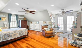 3 Jones Ave, Bristol, RI 02809