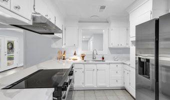729 Canterbury Dr, Biloxi, MS 39532