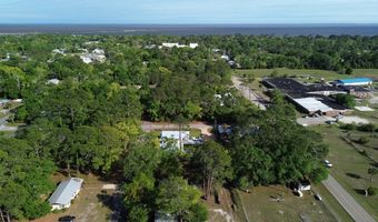 206 13th St, Apalachicola, FL 32320