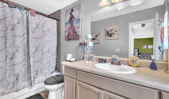 824 Brandy Oaks Ln, Stone Mountain, GA 30088