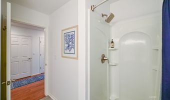 7673 Woodmere Dr 27, Athens, OH 45701