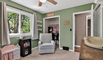 1802 Oak Knoll Dr NE, Alexandria, MN 56308