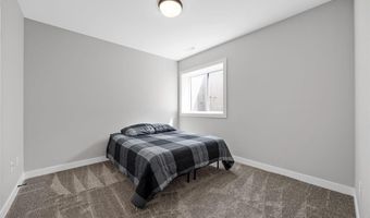 1190 Berkshire Ln, North Liberty, IA 52317