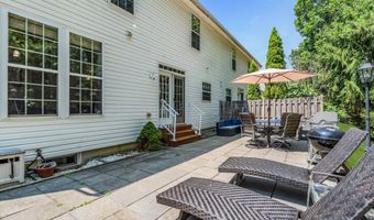18 Foxmoor Ln, Bayville, NJ 08721