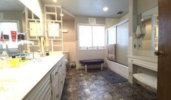 121 N Lowe St, Algona, IA 50511