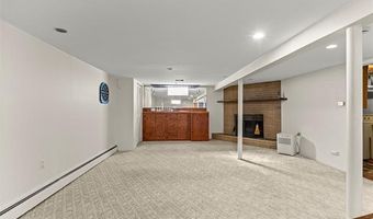 9892 Hubert Ave, Allen Park, MI 48101
