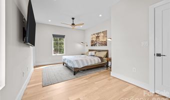 3020 Cobbs Hill Rd, Charlotte, NC 28205