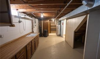 2101 Kenneth Dr, Albert Lea, MN 56007