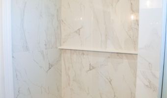 2282 Helle Dr, Asbury, IA 52002