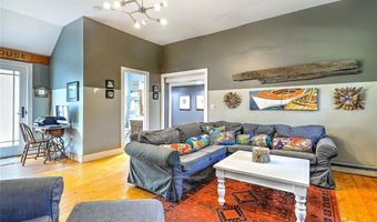 44 Washington Rd, Barrington, RI 02806