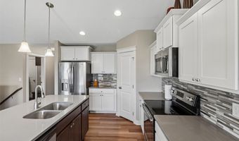 2812 NW 43rd St, Ankeny, IA 50023
