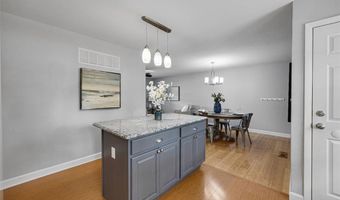 527 Blazedwood Dr, Ballwin, MO 63021