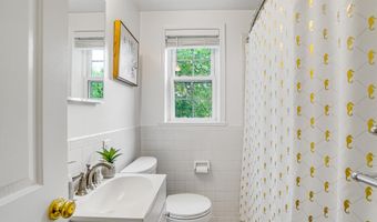 6625 10TH St A1, Alexandria, VA 22307