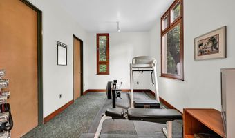 27 Ridge Rd, Canton, CT 06019