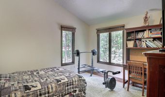 146 Algonquin Trl, Albrightsville, PA 18210
