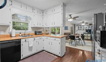 807 7th St NE, Arab, AL 35016