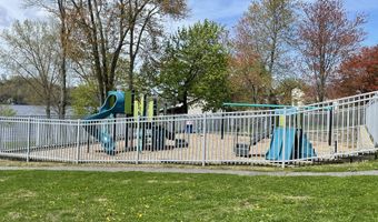 34 Skyline Dr, Brookfield, CT 06804