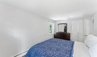 33 Ridgedale Rd, Bethel, CT 06801