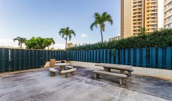 949 Ala Nanala St 702, Honolulu, HI 96818