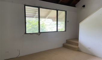 486 Kawaihae St C, Honolulu, HI 96825