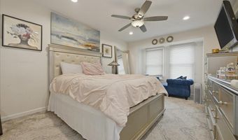 1 Victoria Dr, Amityville, NY 11701