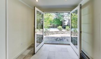 4238 50TH St NW, Washington, DC 20016