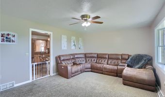 706 Hall Rd, Clay, PA 16001