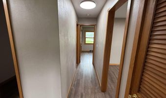 204 7TH St W, Andalusia, IL 61232