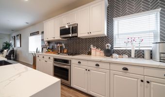 411 Calabrese St, Fallbrook, CA 92028