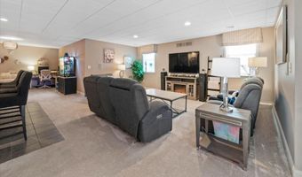 33 WATERTON Dr, Bear, DE 19701