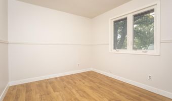 903 Park St, Alexandria, MN 56308