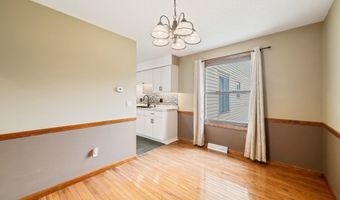 33 Bay Path Way 33, Branford, CT 06405