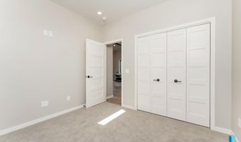 2516 E Chestnut Trl, Brandon, SD 57005