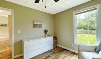 5 Craigie Ave, Johnston, RI 02919