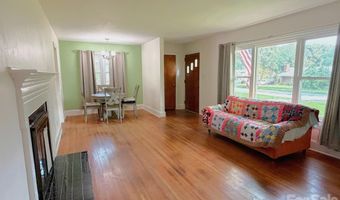 1327 Dresden Dr W, Charlotte, NC 28205