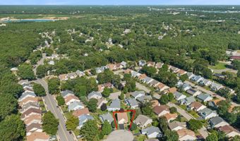 11 Nautical Ct, Bayville, NJ 08721