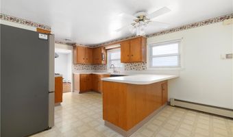 118 Wolcott Ave, Middletown, RI 02842