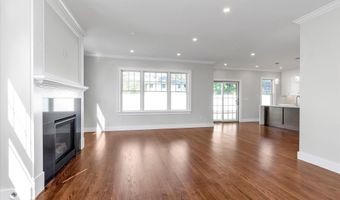 109 Greenway, Albertson, NY 11507