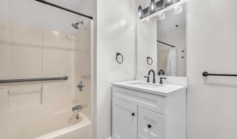 49 Rose St APT 109, Branford, CT 06405