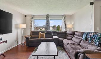 990 Hazel St, Aumsville, OR 97325