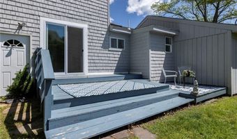 16 Courtway St, Narragansett, RI 02882