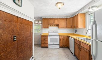 4 Reed Pl, East Greenwich, RI 02818