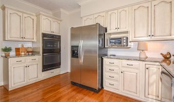 2447 OAKWOODS Ln, Alexander City, AL 35010