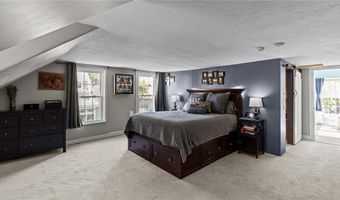 50 Charles St, Bristol, RI 02809